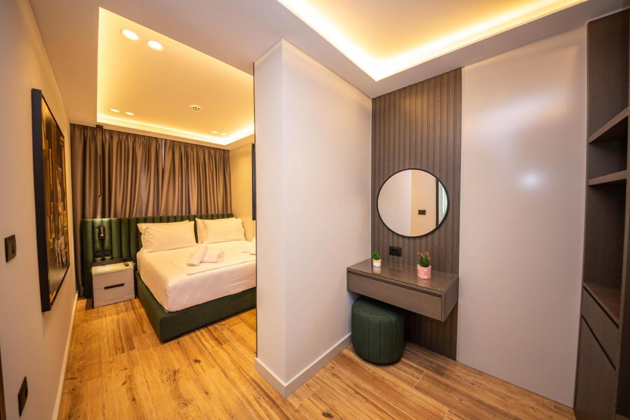 Hotel Lili-1 Саранда Екстер'єр фото