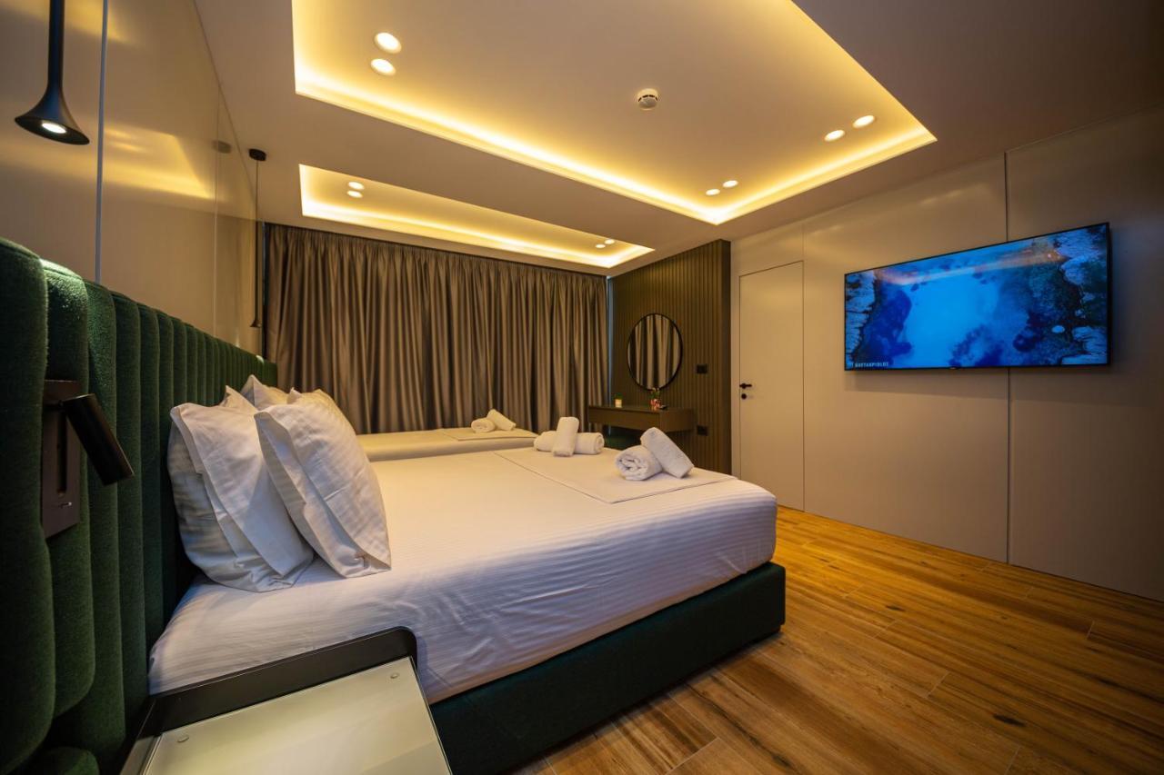 Hotel Lili-1 Саранда Екстер'єр фото